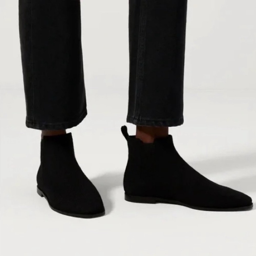 Rothy’s The Merino Chelsea Ankle Square Toe Slip-On Ankle Booties Flat